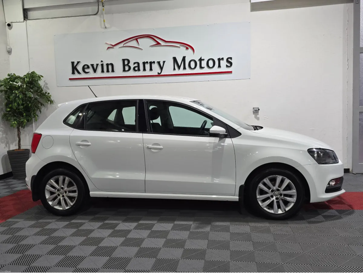 Volkswagen Polo 1.0 TRENDLINE 60BHP 5 SPEED MANUAL - Image 4