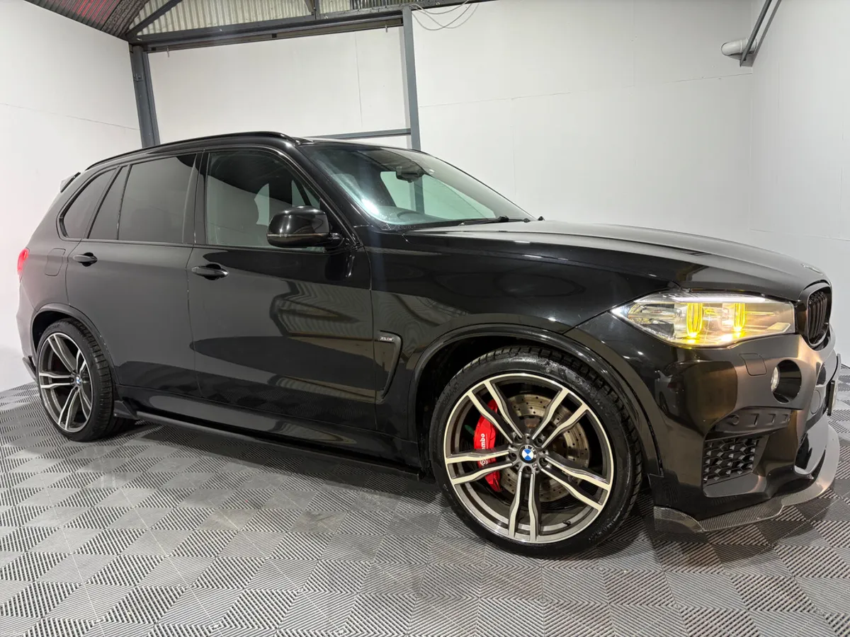 15 BMW X5 M Sport XDrive 30D 7 Seats - Image 1