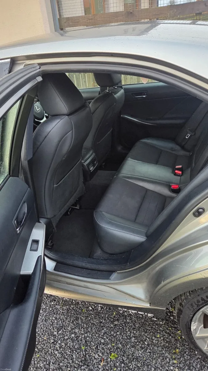 2015 Lexus IS 300h F Sport - Image 5