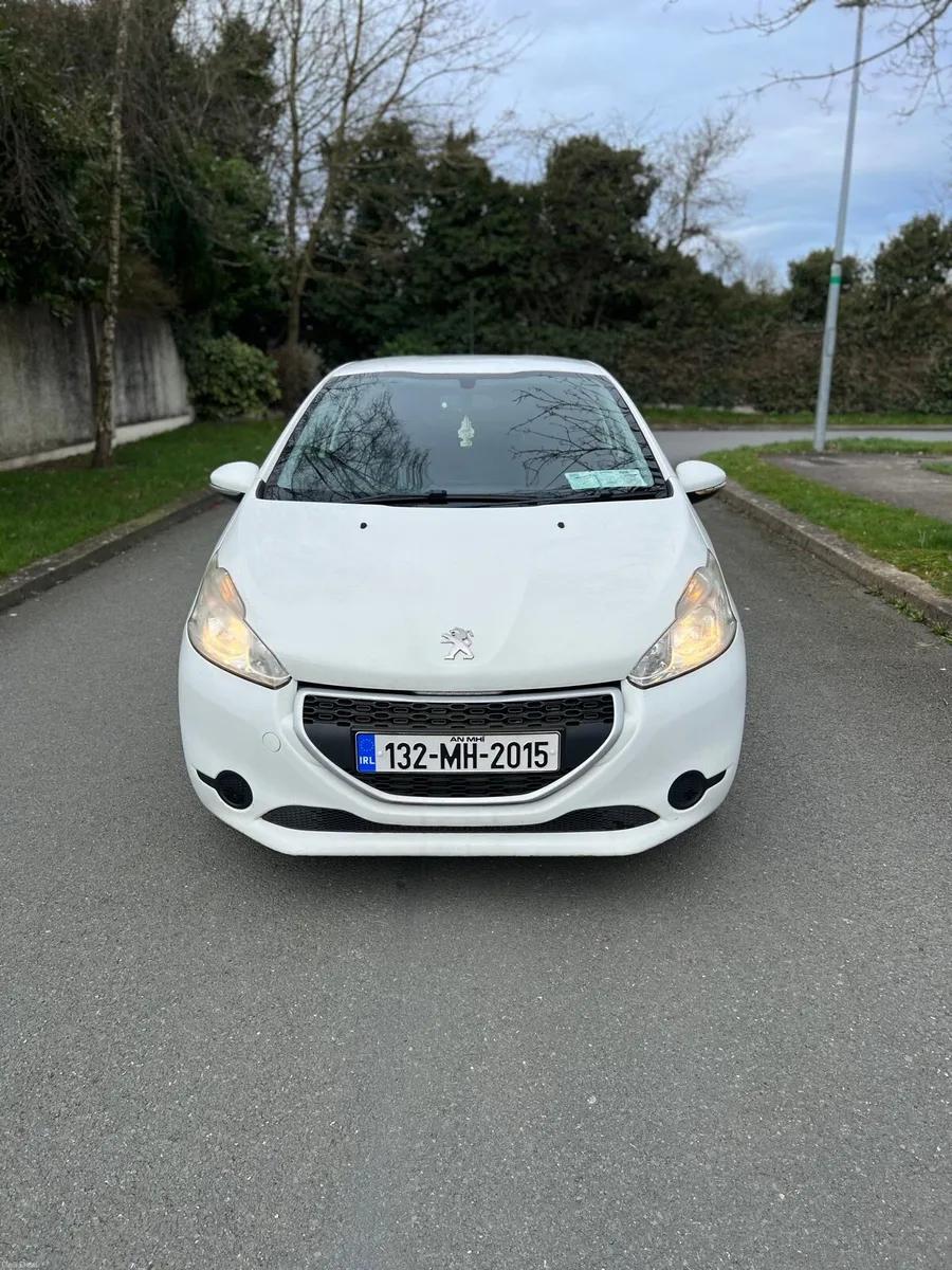 Peugeot 208 - Image 1