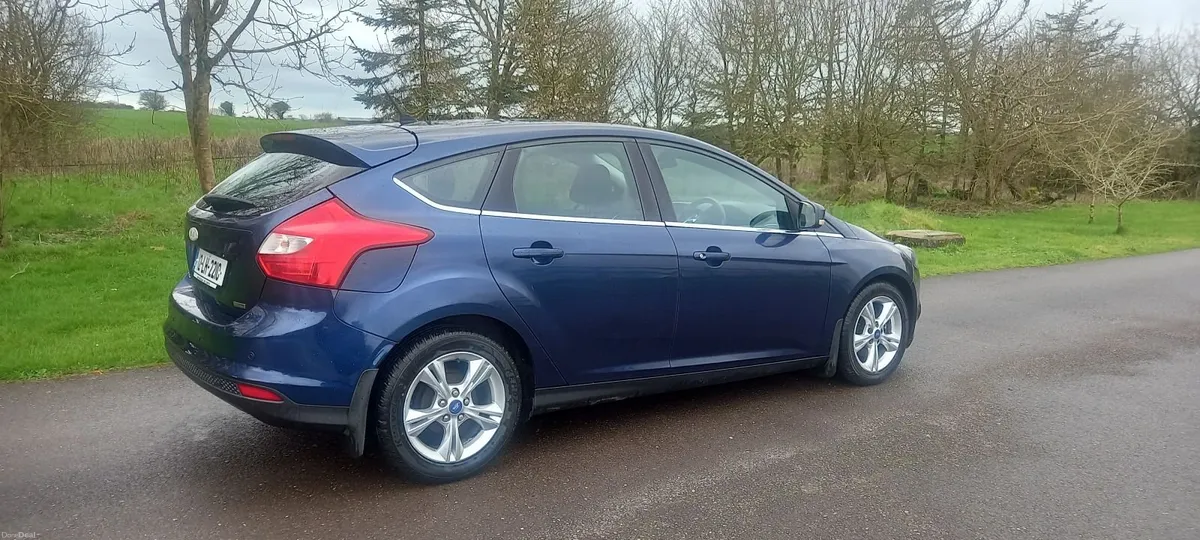 Ford Focus 2012 - Image 2
