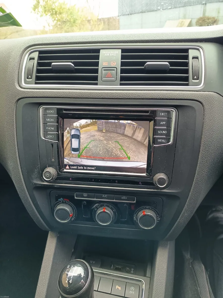 Volkswagen Jetta 2018 - Image 3