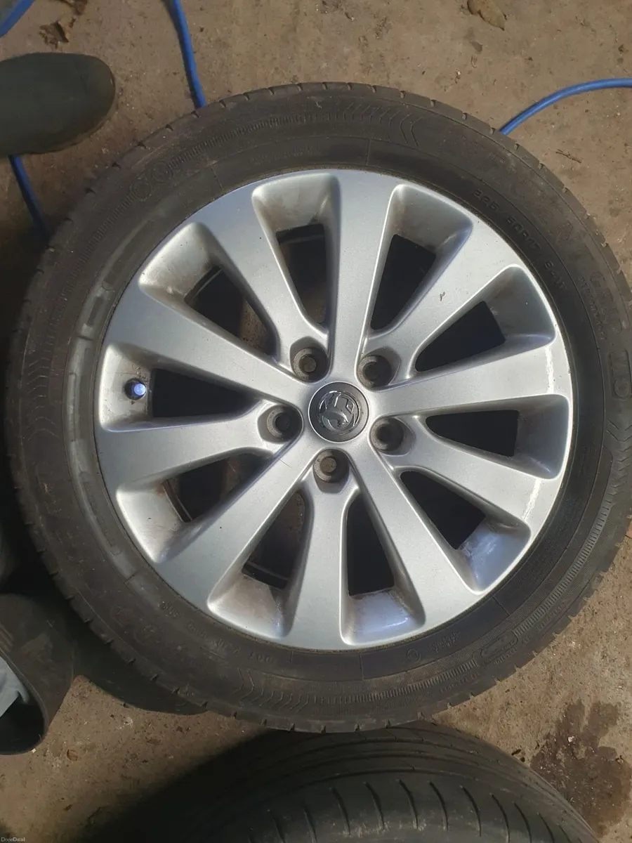 Vauxhall Astra 2014 - Image 2