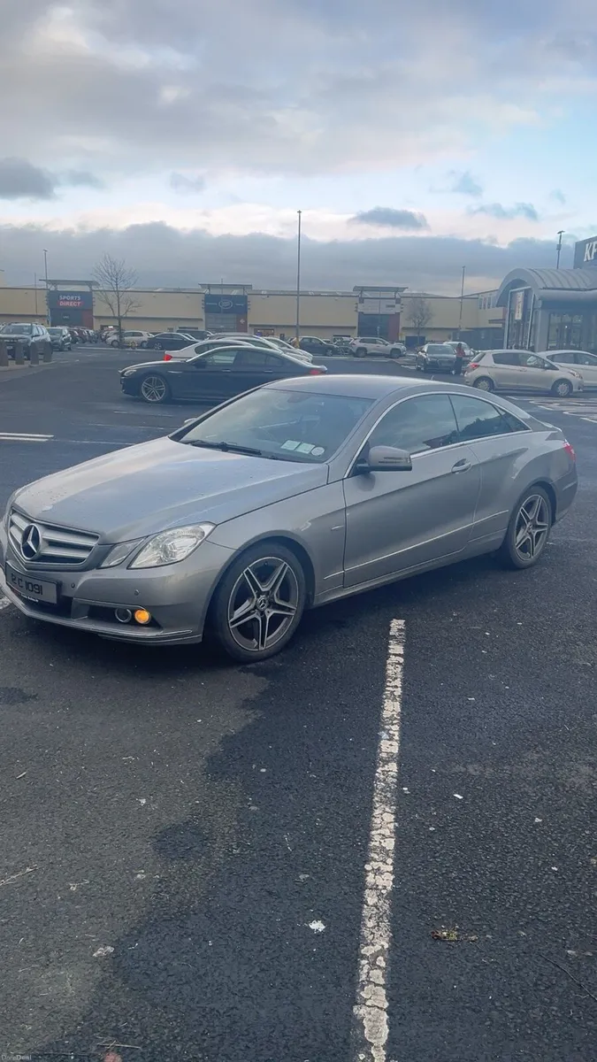 2012 Mercedes e220 - Image 2