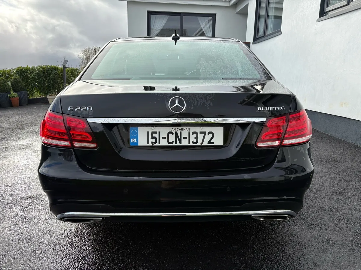 151 Mercedes E-Class AMG 220 bluetec - Image 3