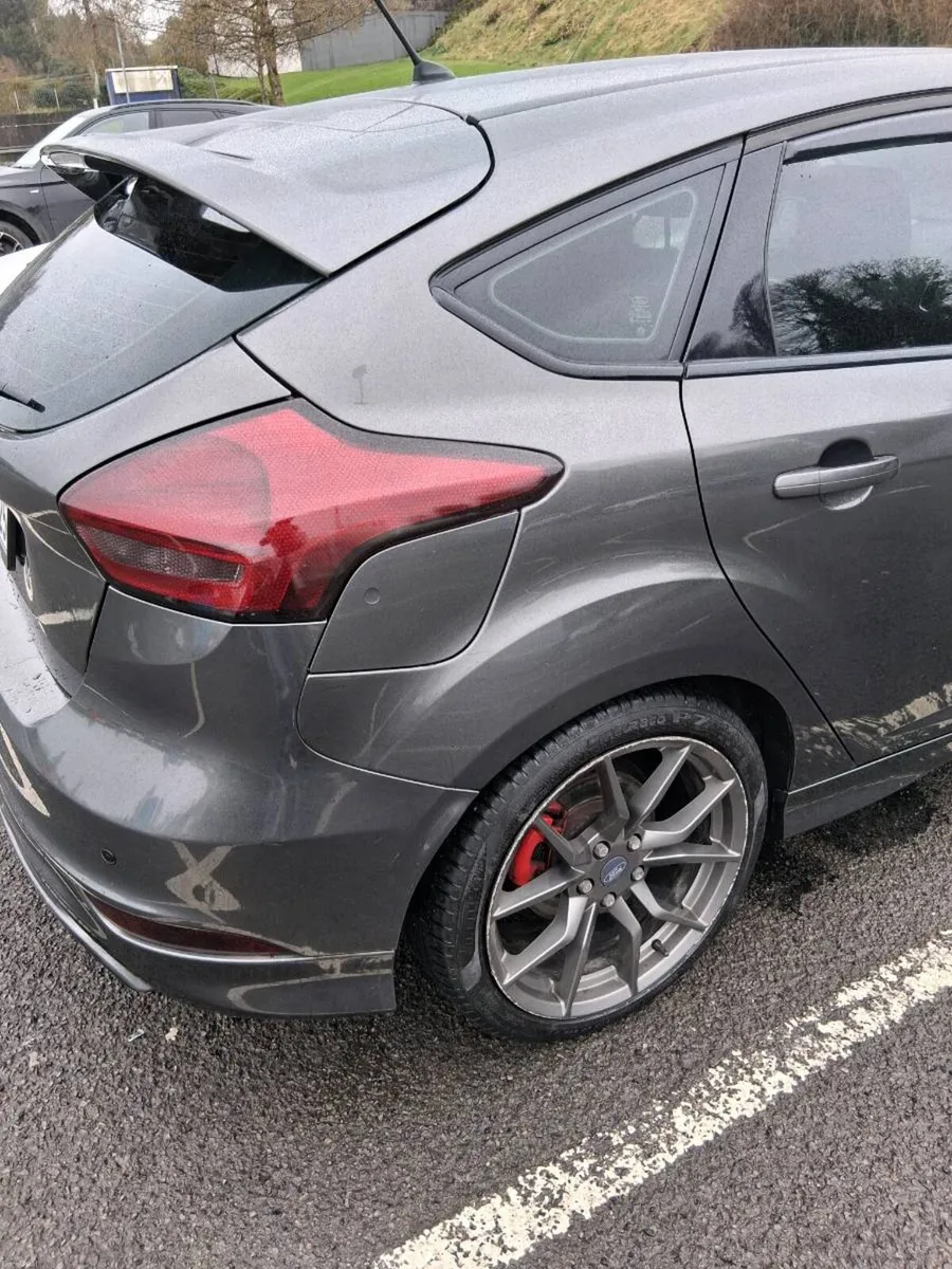 Low mileage zetec s - Image 3
