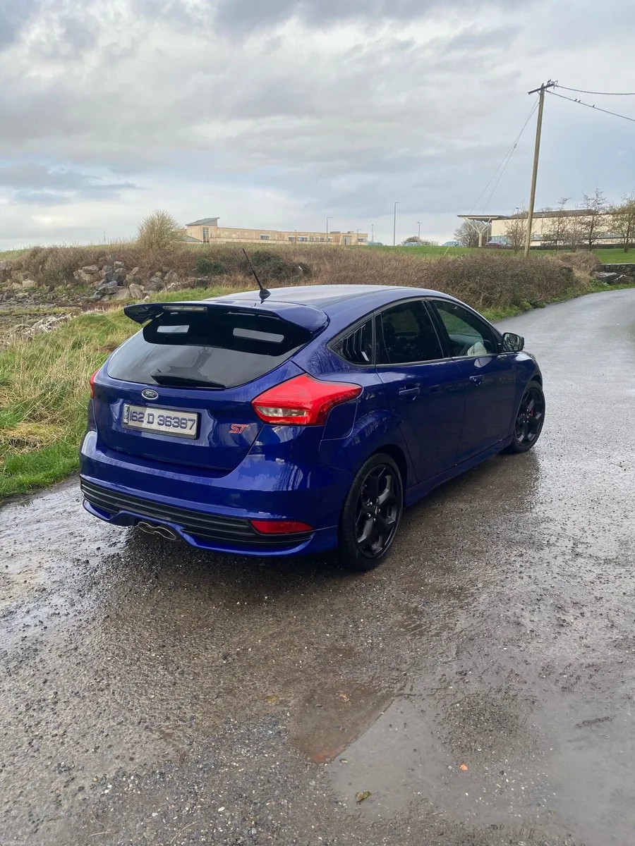 Blue Ford focus ST - Image 3