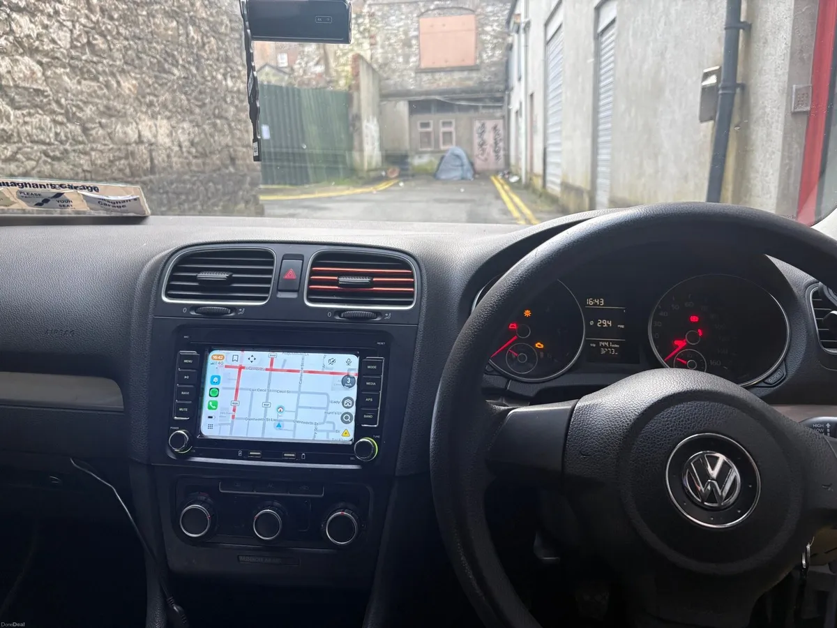 Volkswagen Golf - Image 4