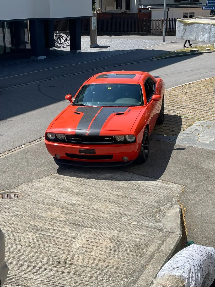 2009 dodge challenger - Image 2
