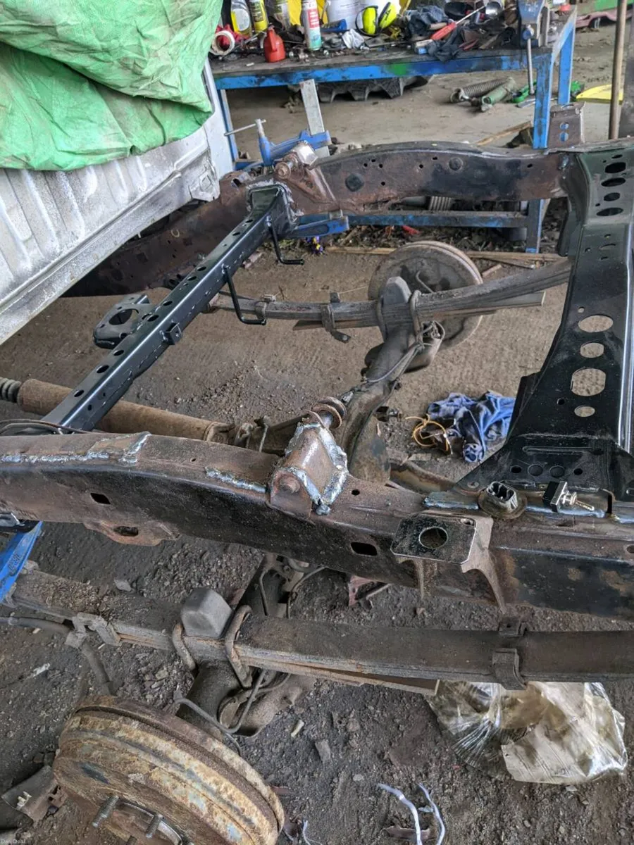 Toyota Hilux 3.0 D4D 2012 - Image 2