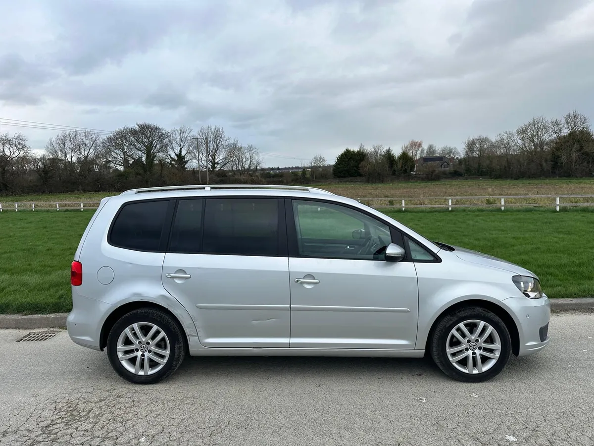 Volkswagen Touran 2013  Only 76,892 Kmh - Image 2