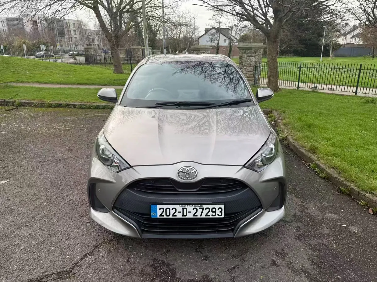 2020 Toyota Yaris 1.0 L auto (Low Mileage) - Image 3