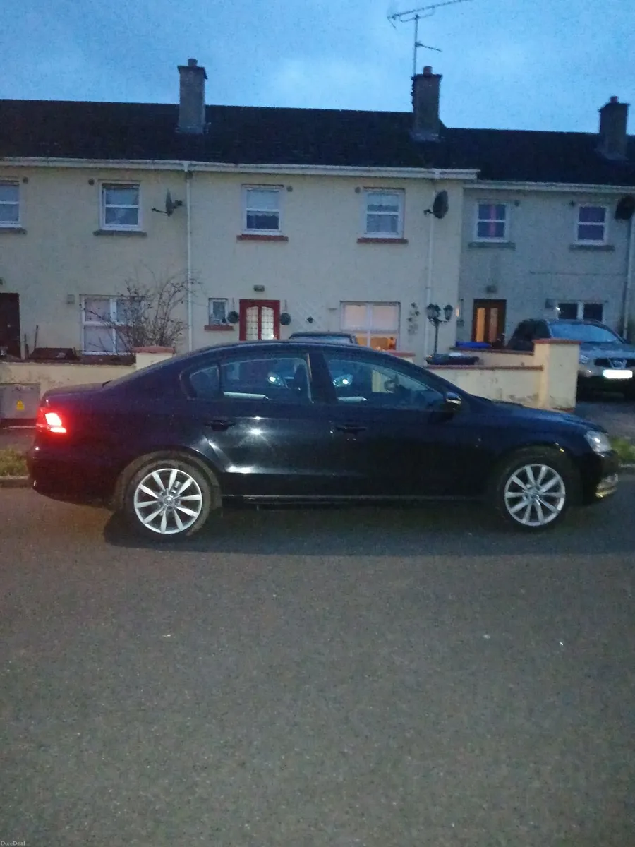 Volkswagen Passat 2012 - Image 4