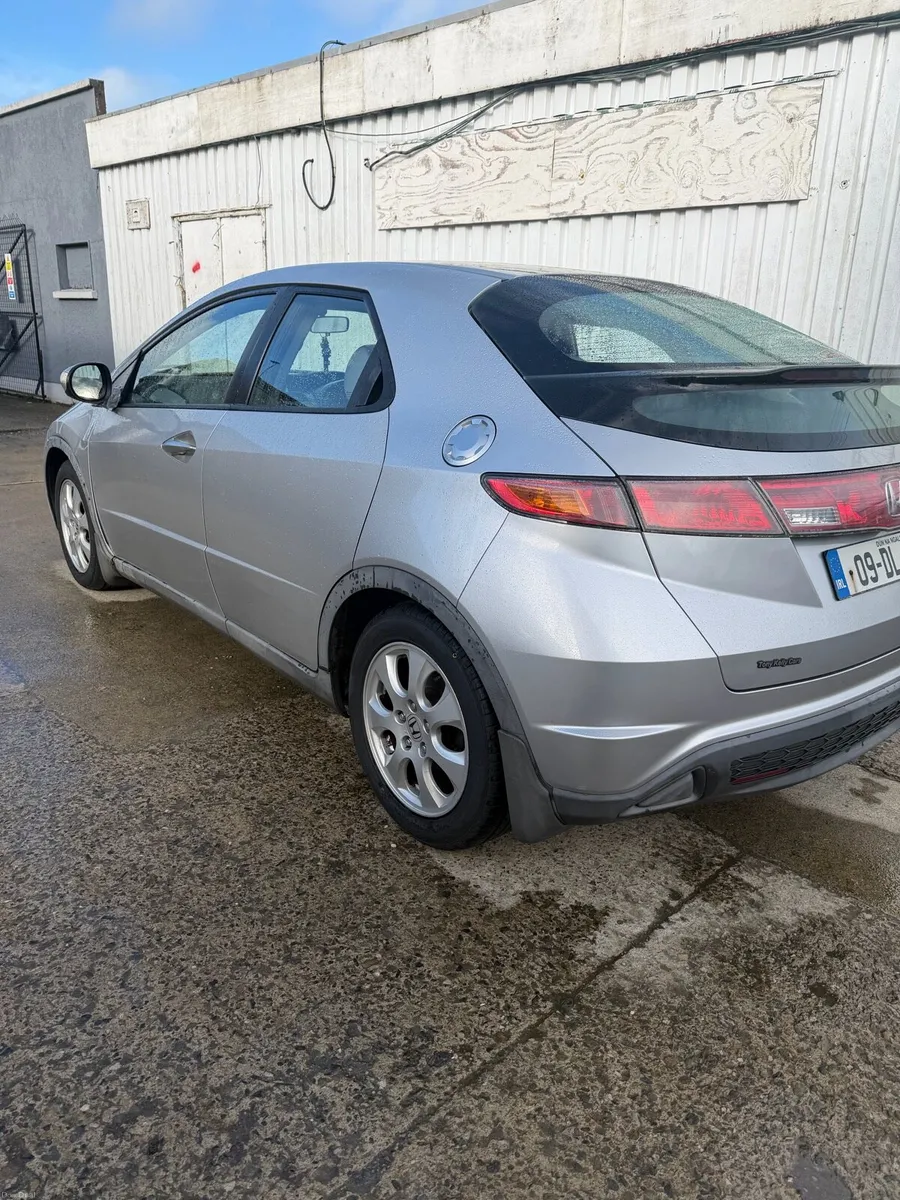 09 Honda Civic - Image 3