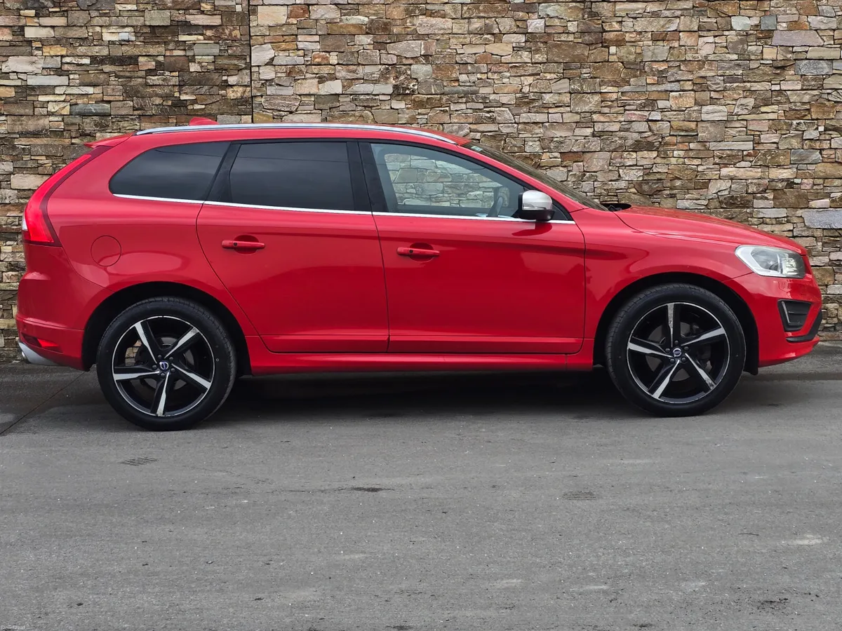 151 Volvo XC60 D4 R-DESIGN LUXURY - Image 4