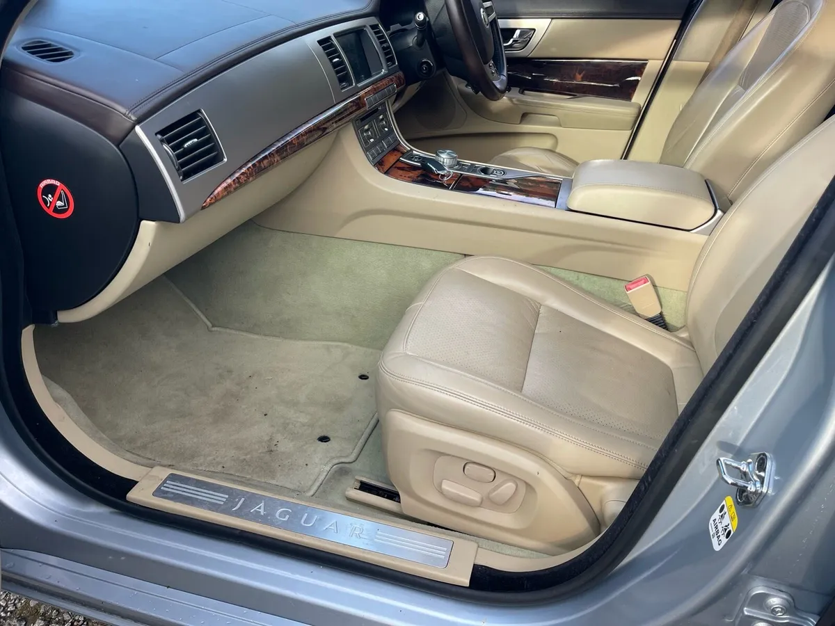 Jag XF 172 kms €5500 - Image 4