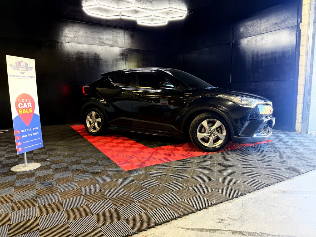 2018 Toyota C-HR Hybrid luxury - Image 4