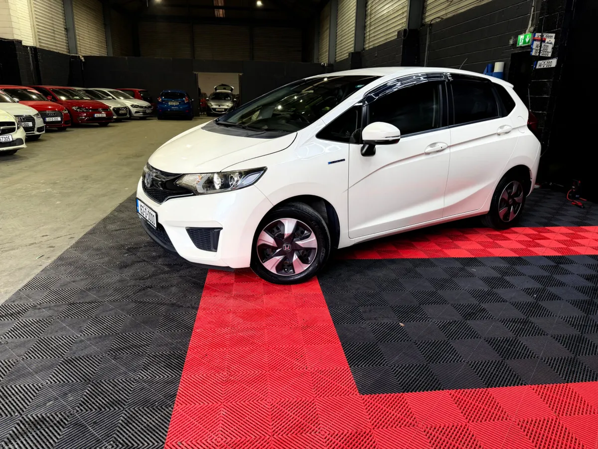 2016 Honda Fit Hybrid - Image 2