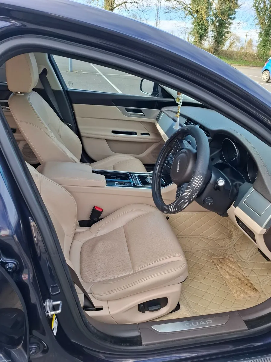 Jaguar XF 2017 - Image 4
