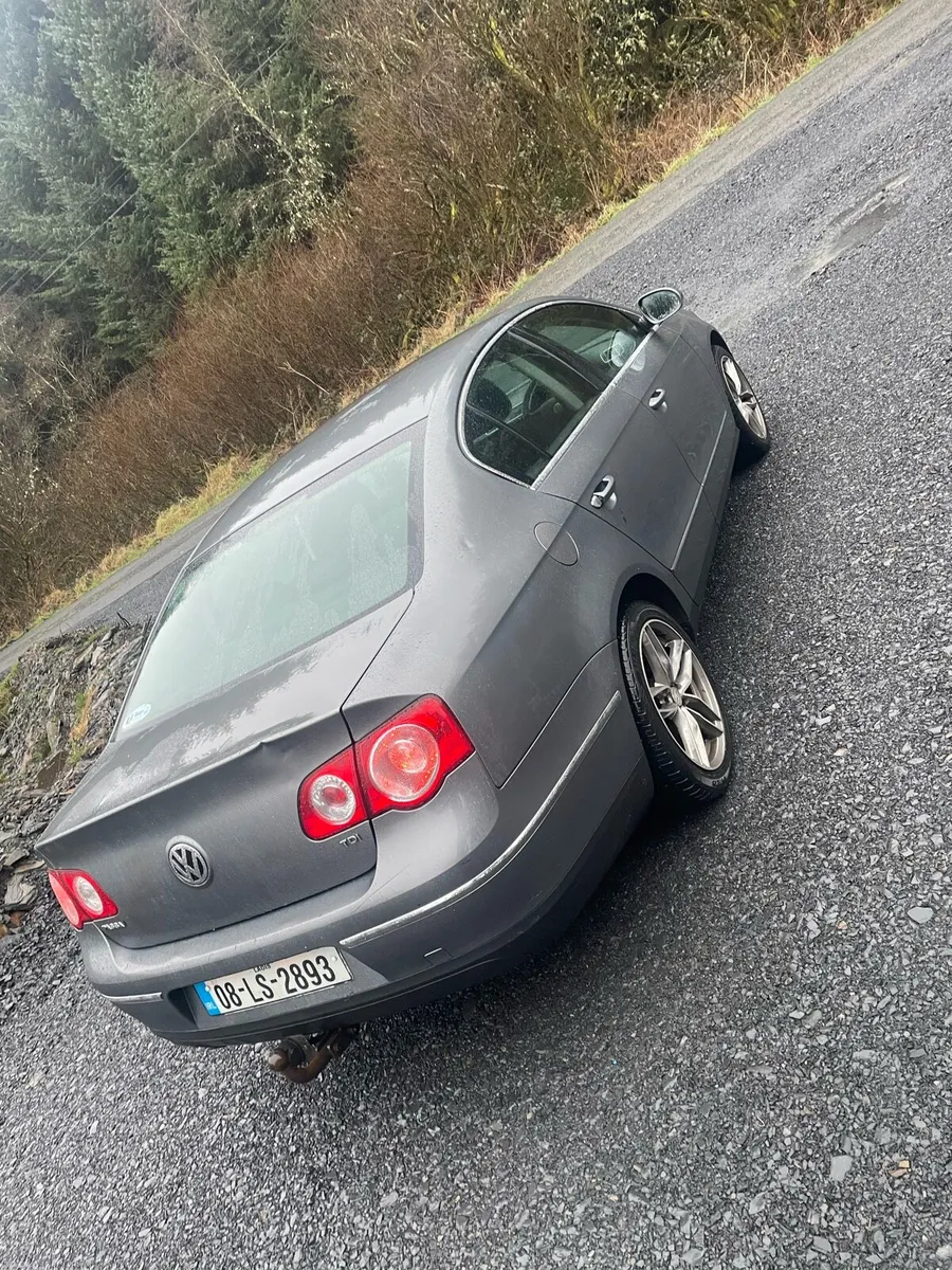 Volkswagen Passat - Image 3