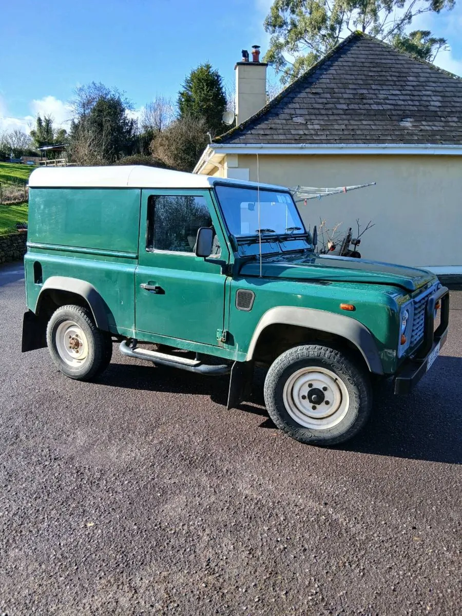 Land Rover Defender 90 2.5Tdi - Image 1