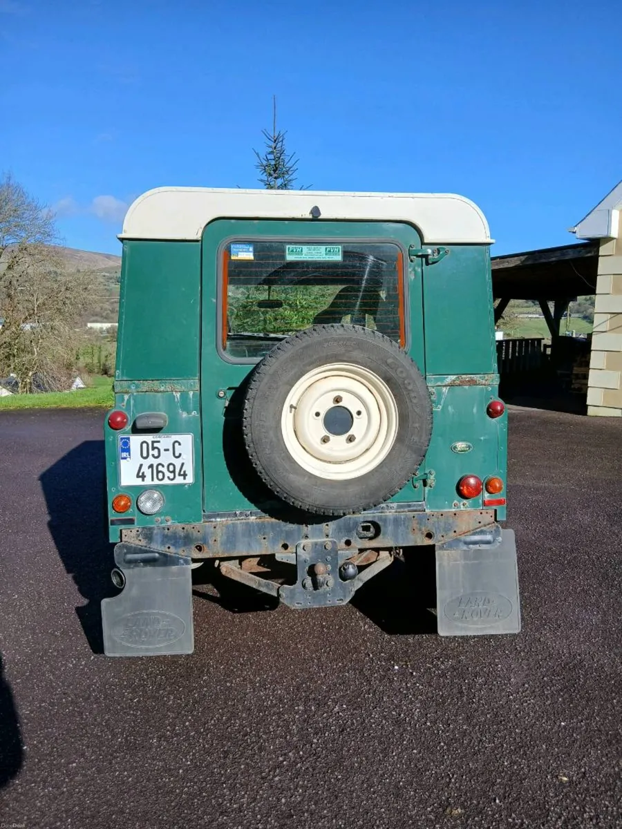 Land Rover Defender 90 2.5Tdi - Image 3