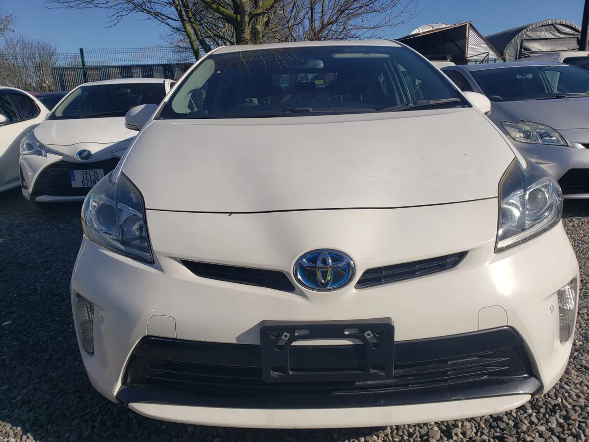2015 toyota prius hybrid - Image 1