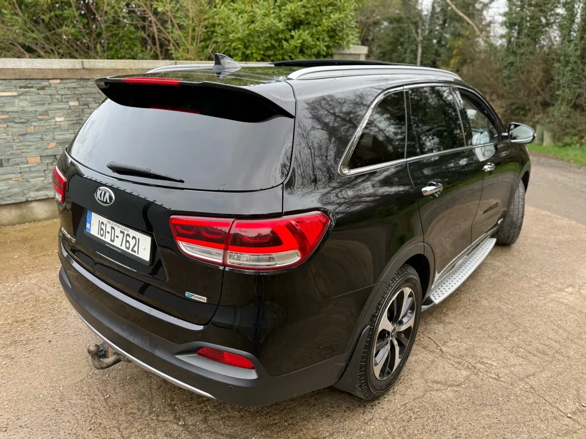 2016 Kia Sorento platinum 7 seats auto Awd - Image 3