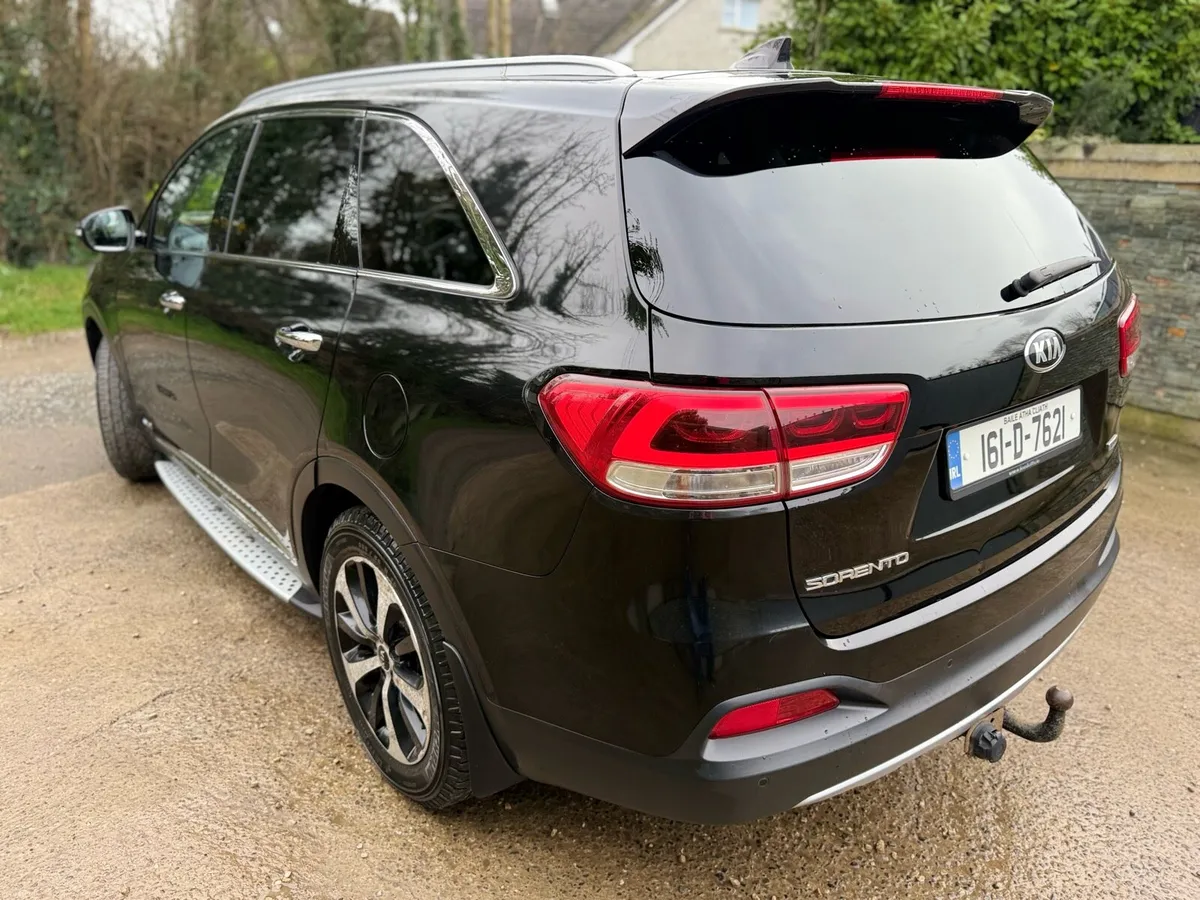 2016 Kia Sorento platinum 7 seats auto Awd - Image 4