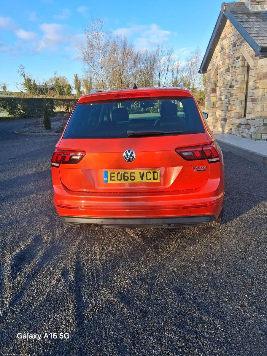 Volkswagen Tiguan 2017 - Image 2