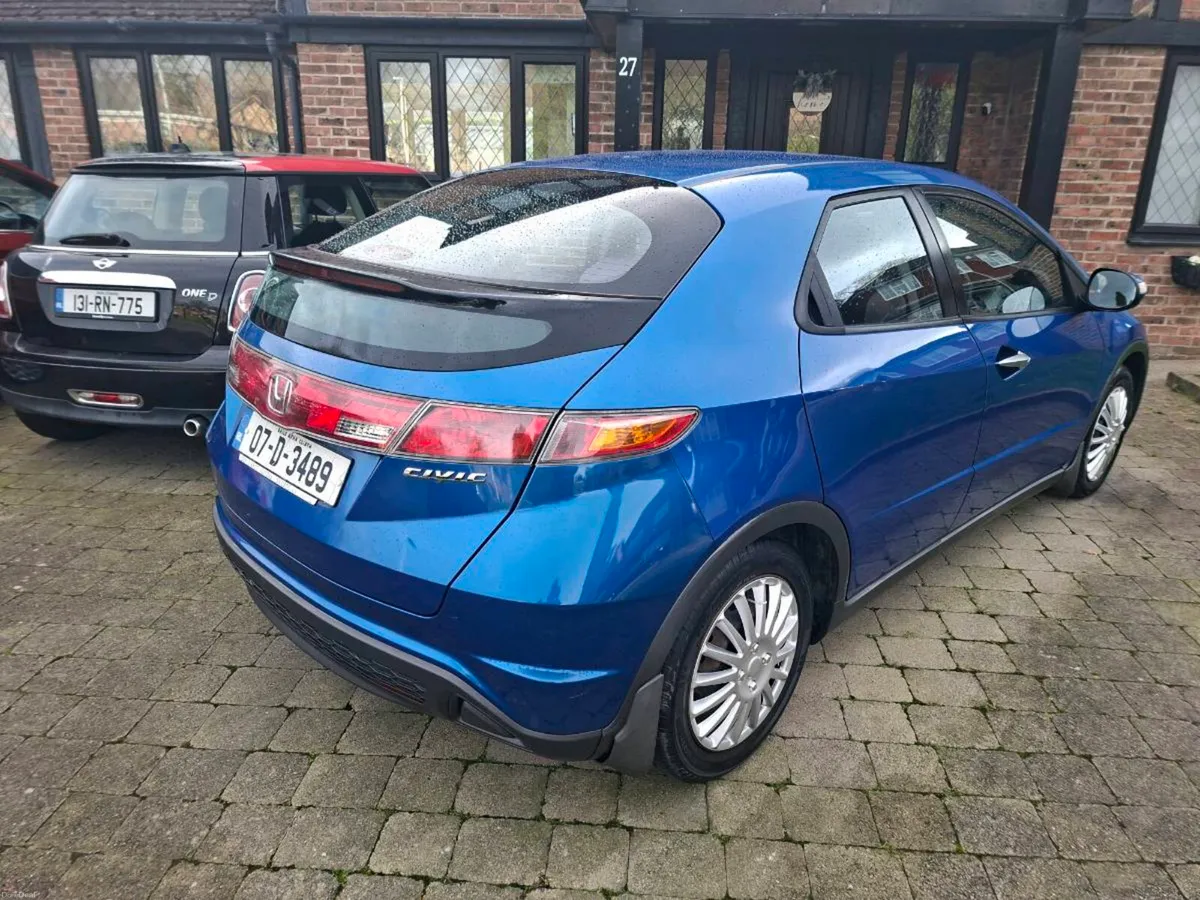 HONDA CIVIC 1.3 PETROL 2007 VERY CLEAN CAR - Image 3