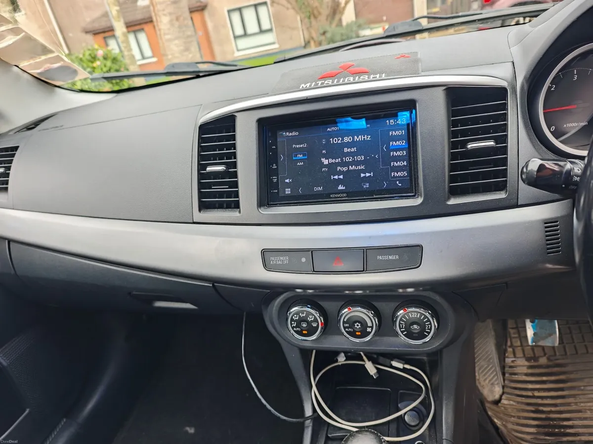 Mitsubishi Lancer 2011 - Image 2