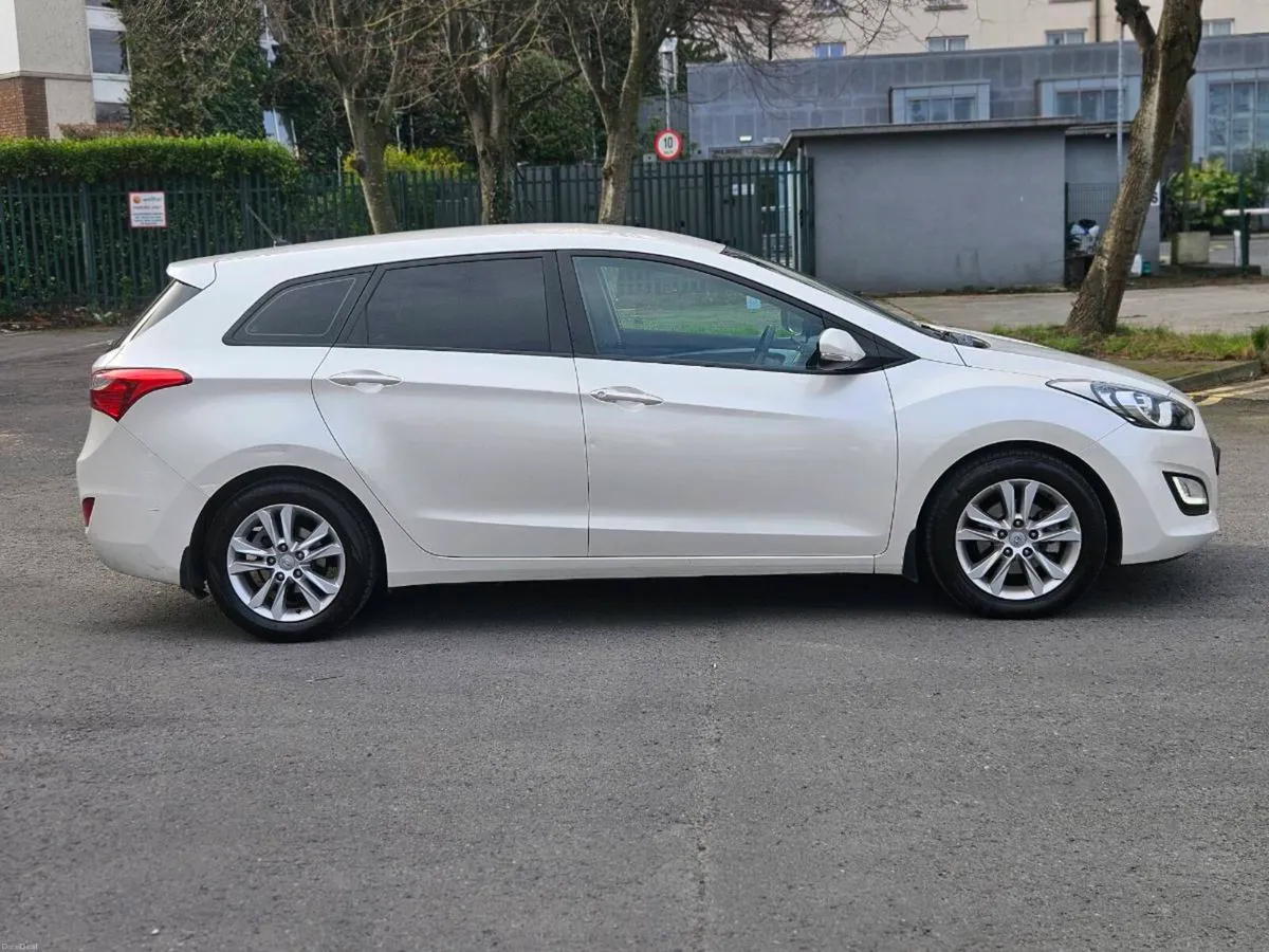 2014 Hyundai i30est Nct & Taxed - Image 2