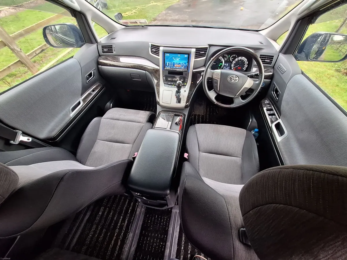 Toyota Vellfire 2012, 2.4L petrol hybrid - Image 4