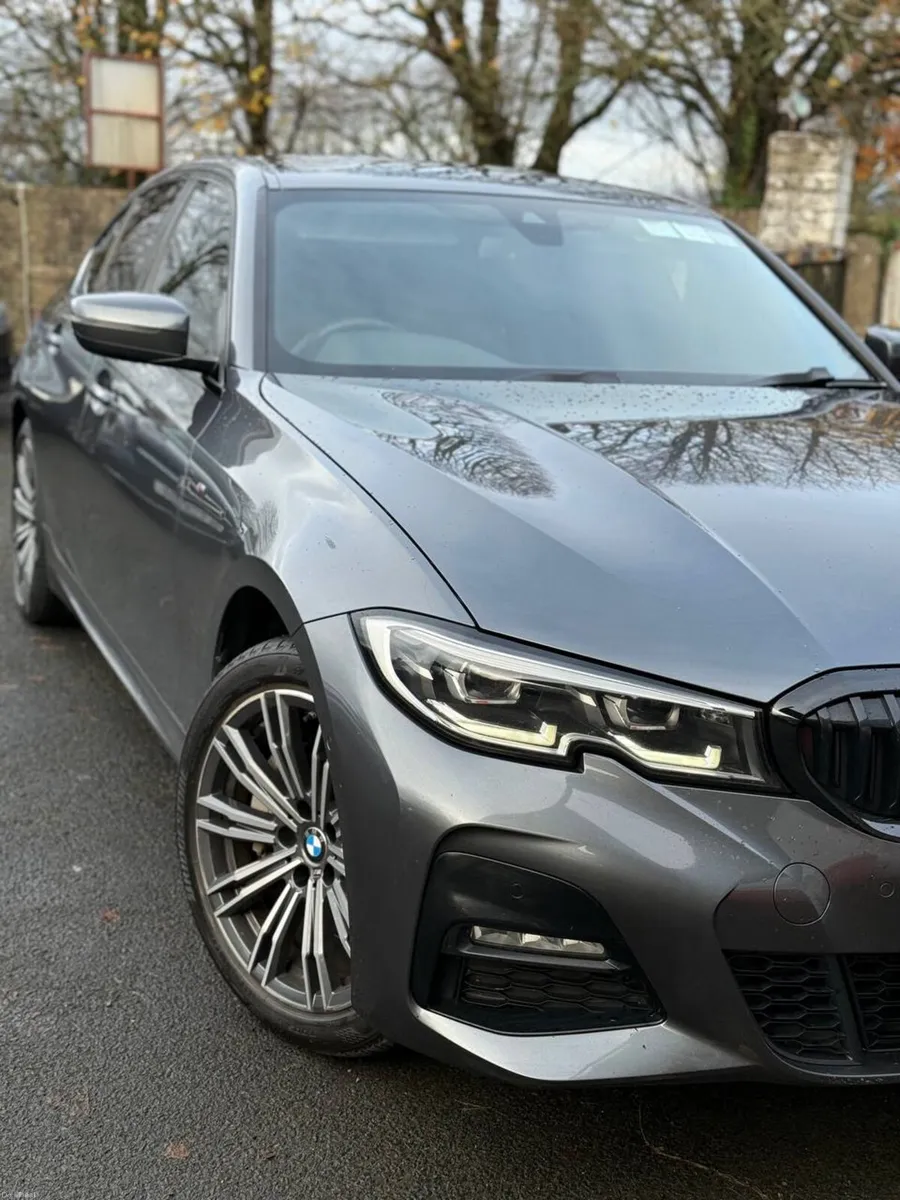 BMW 3-Series 2019 - Image 1