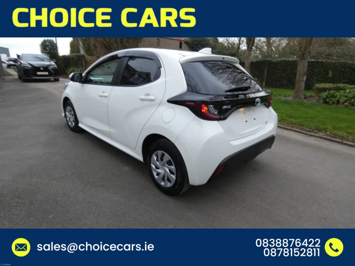 Toyota Yaris 1.5 AUTO HYBRID - Image 4