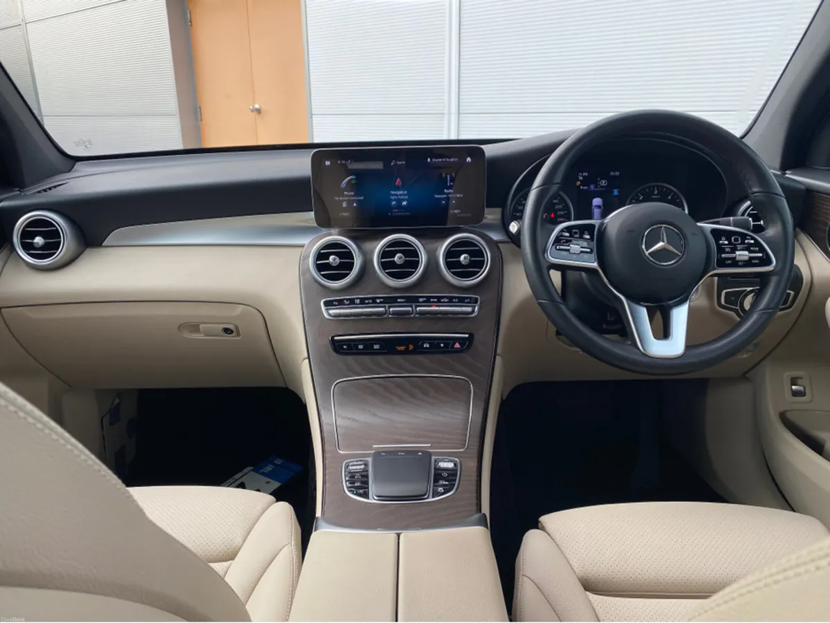 Mercedes-Benz GLC GLC200D COUPE 5DR AUTO - Image 3