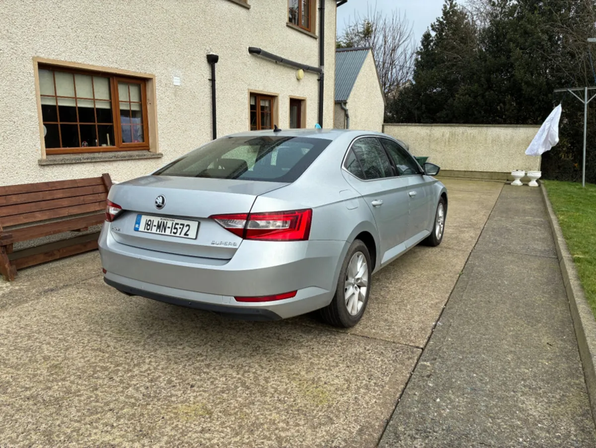 Skoda Superb 2.0 TDI SE TECHNOLOGY 15 150PS 5DR AU - Image 3