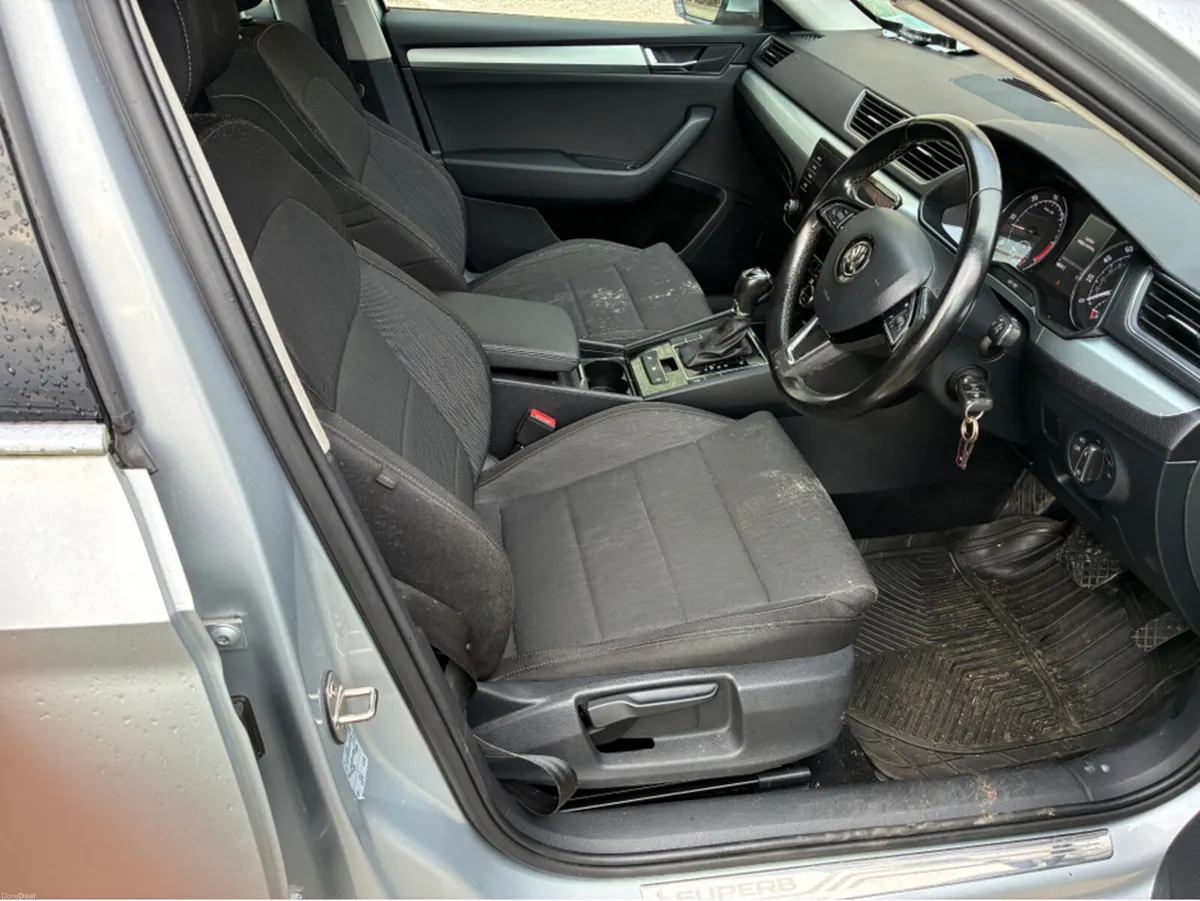 Skoda Superb 2.0 TDI SE TECHNOLOGY 15 150PS 5DR AU - Image 4