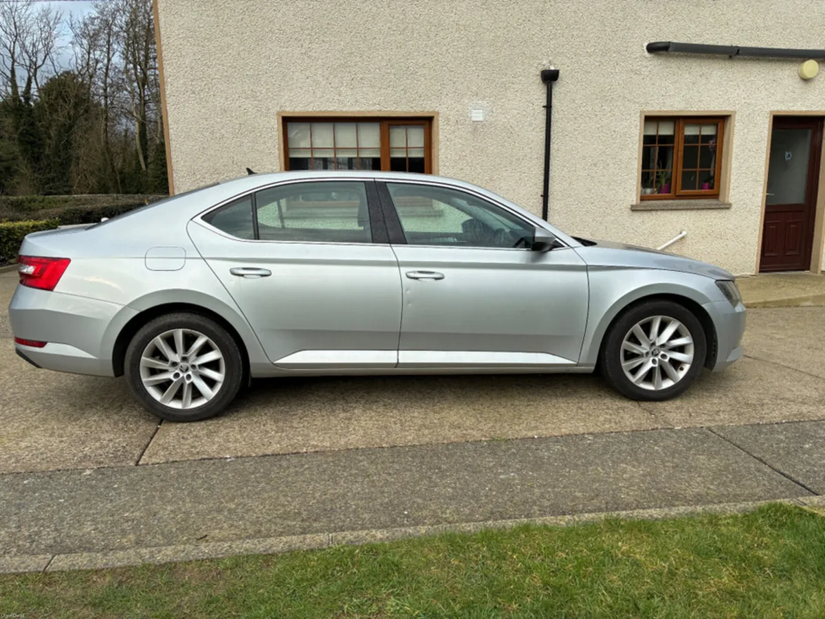 Skoda Superb 2.0 TDI SE TECHNOLOGY 15 150PS 5DR AU - Image 5