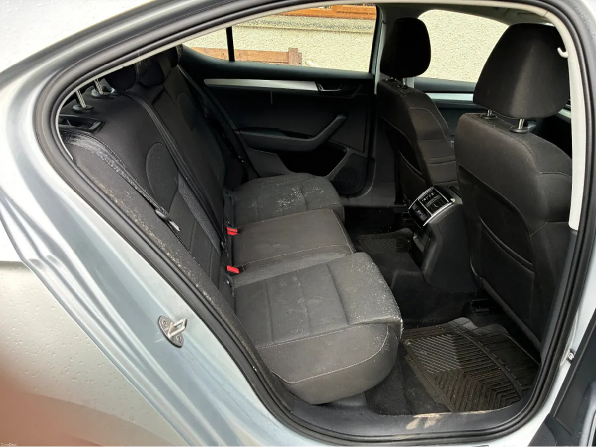 Skoda Superb 2.0 TDI SE TECHNOLOGY 15 150PS 5DR AU - Image 6