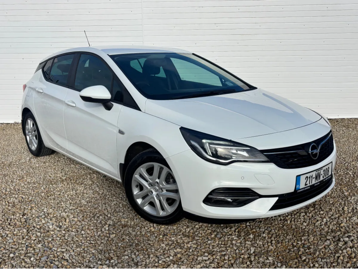 Opel Astra HATCH SC 1.2I TURBO 11 110PS 5 - Image 1