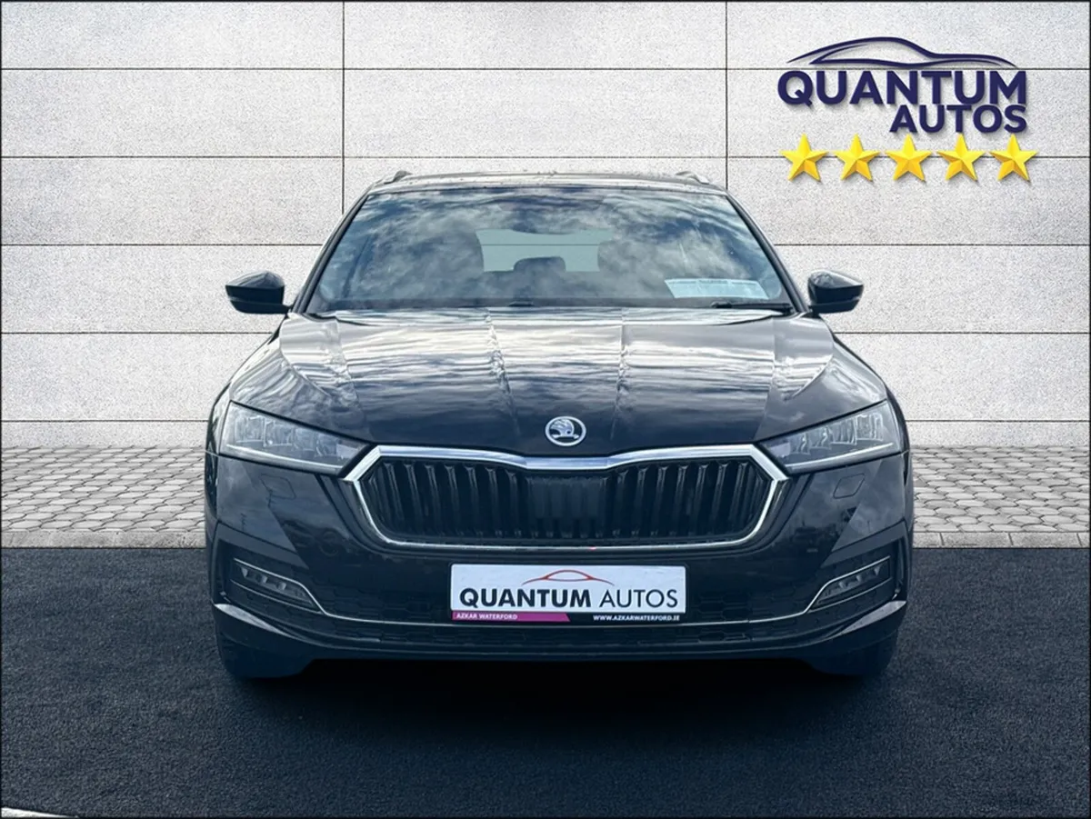 Skoda Octavia 2023 STYLE 1.4TSI PHEV AUTOMATIC EST - Image 3