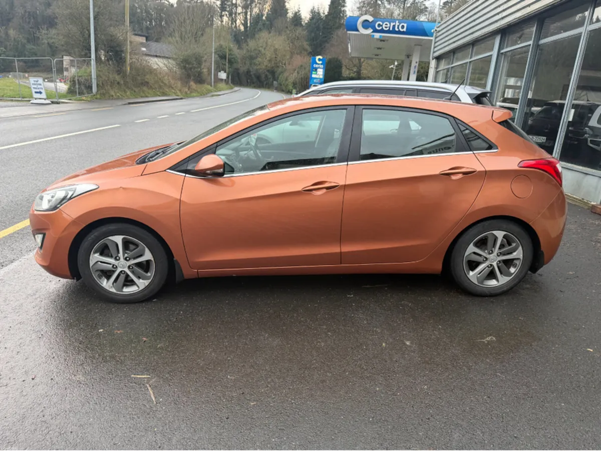 Hyundai i30 1.6 DELUXE 5DR - Image 4