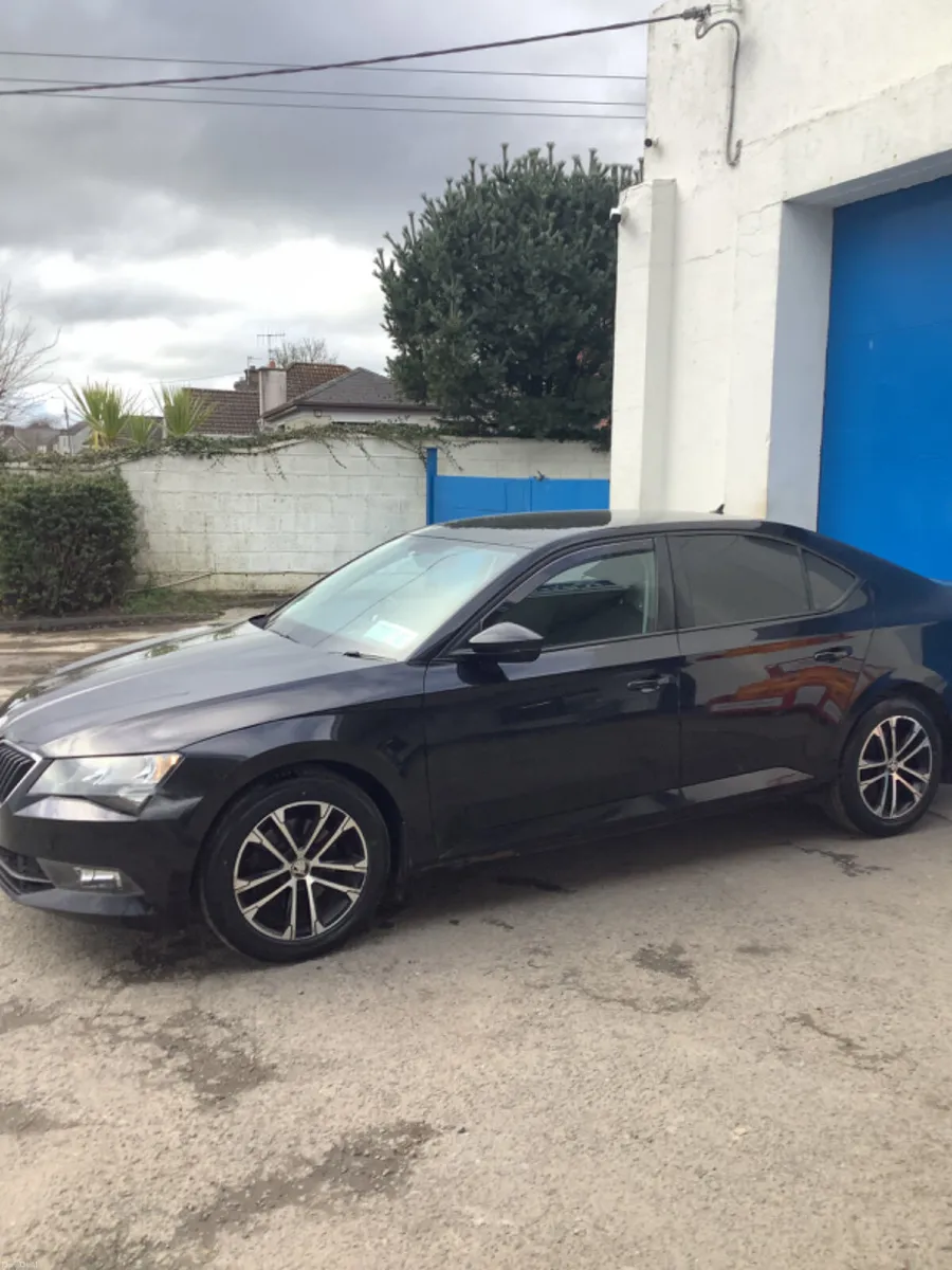 Skoda Superb 2017 - Image 3