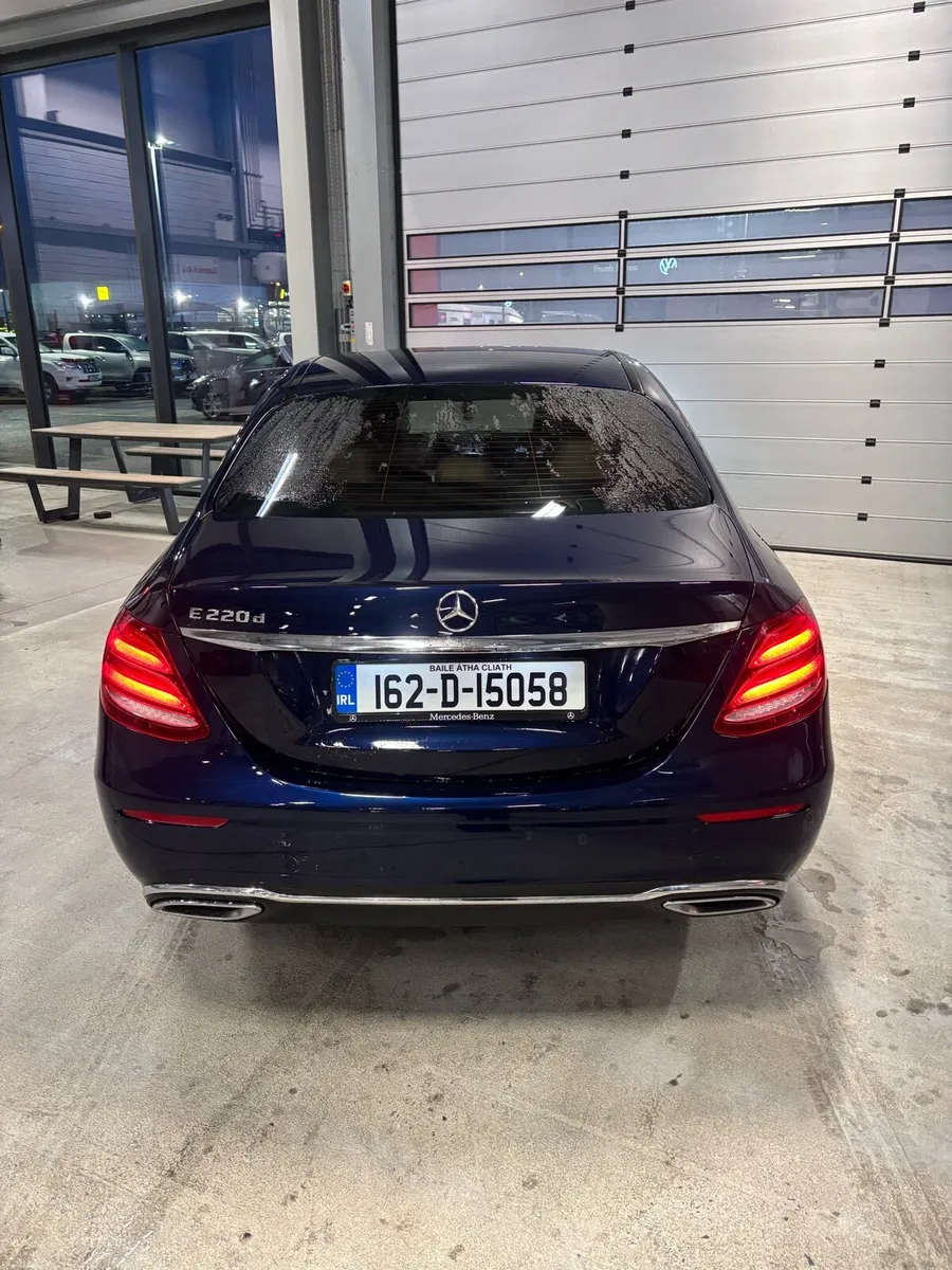 Mercedes E220 - Image 3