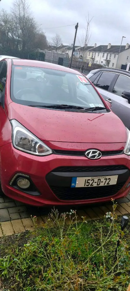 Hyundai i10 - Deluxe - Automatic**Low mileage** - Image 1