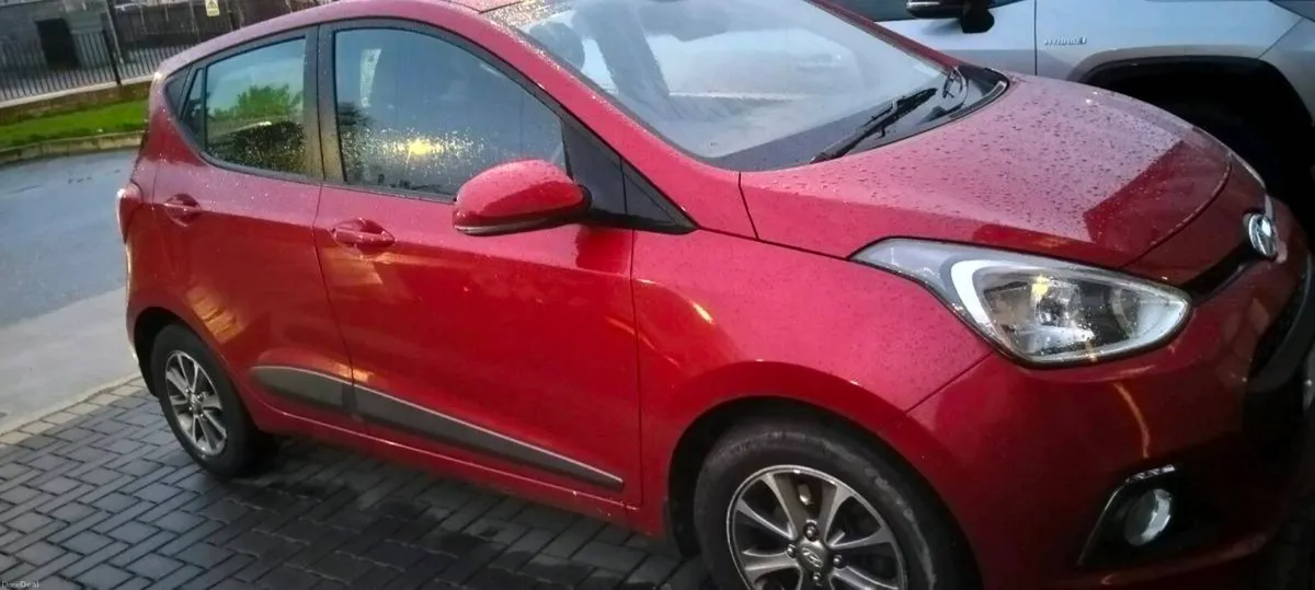 Hyundai i10 - Deluxe - Automatic**Low mileage** - Image 4