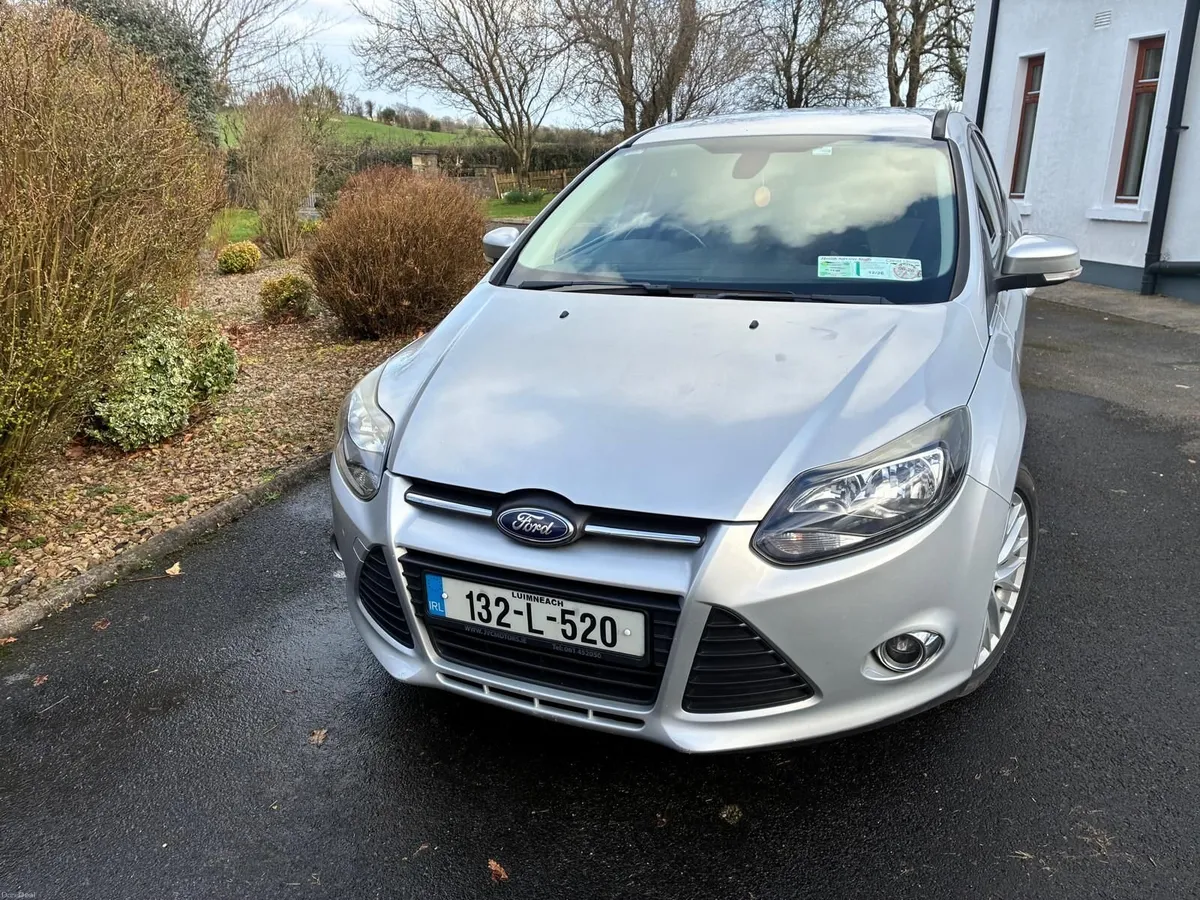 Ford Focus  Zetec Ecoboost 2013 - Image 2