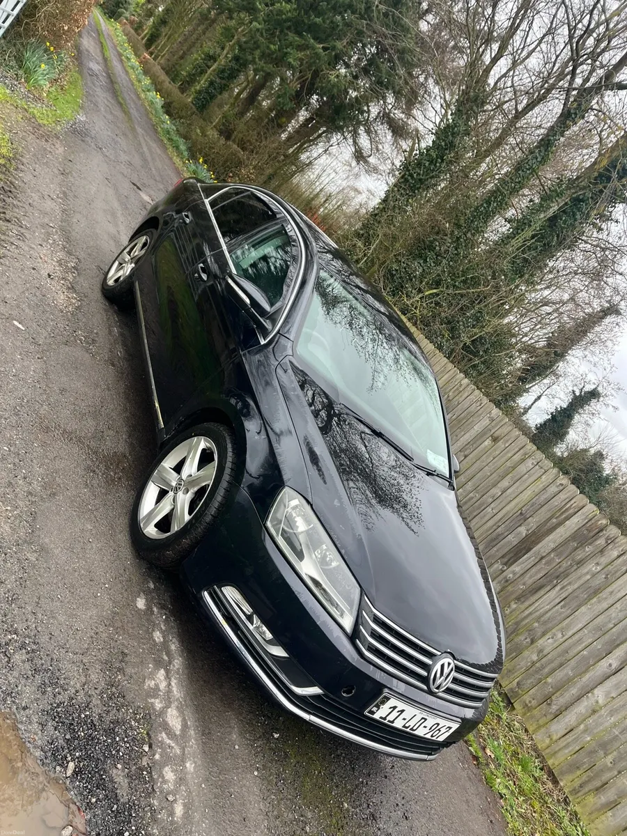2011 Volkswagen Passat 1.6 - Image 1